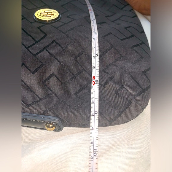 Tommy Hilfiger Crossbody Bag - Picture 8 of 9